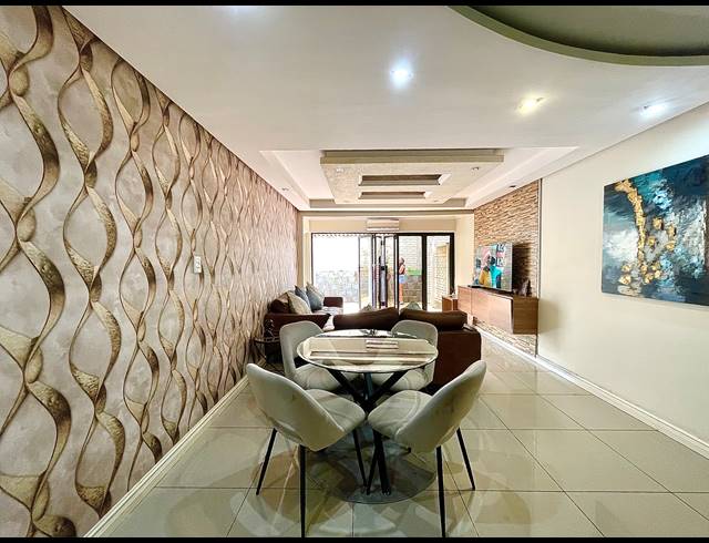 3 BEDROOM SECTIONAL TITLE FOR SALE IN MONTCLAIR